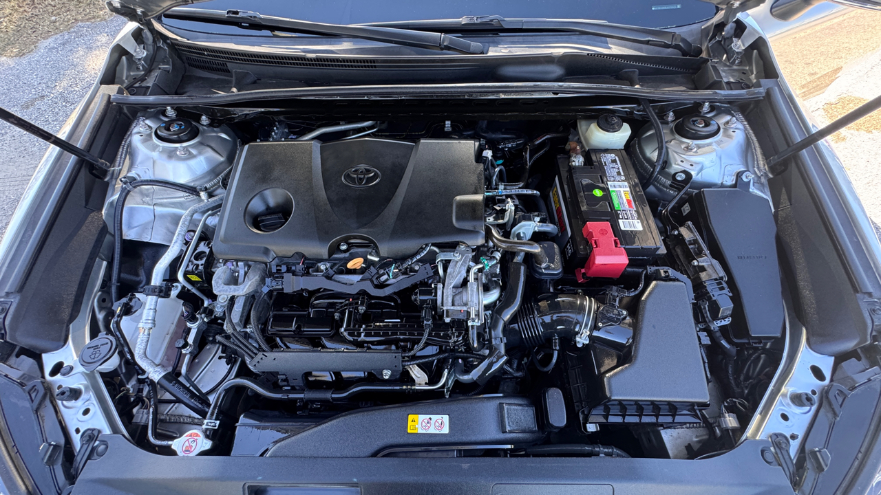 Toyota Camry SE Auto (Natl) 2018
