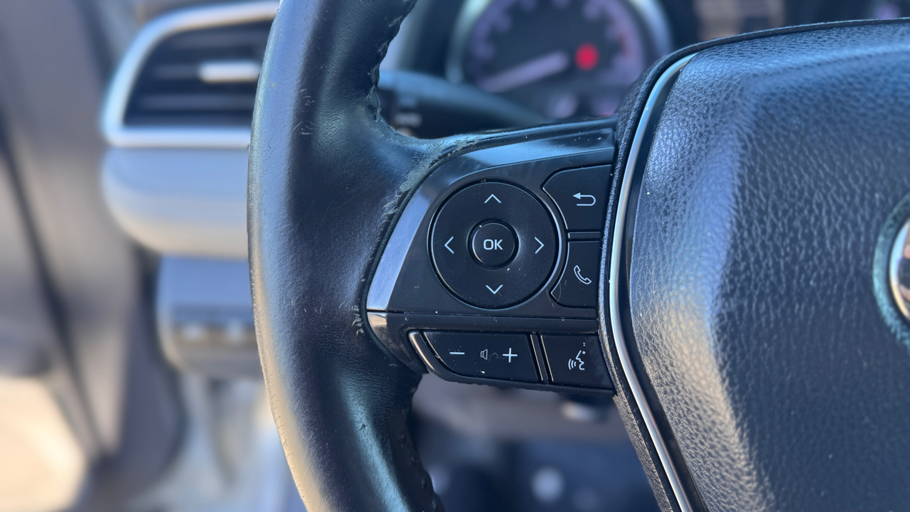 Toyota Camry SE Auto (Natl) 2018