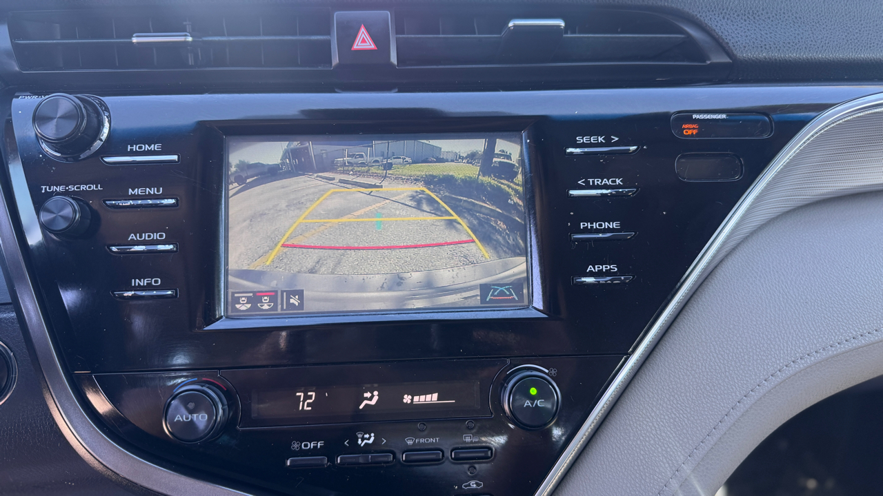 Toyota Camry SE Auto (Natl) 2018