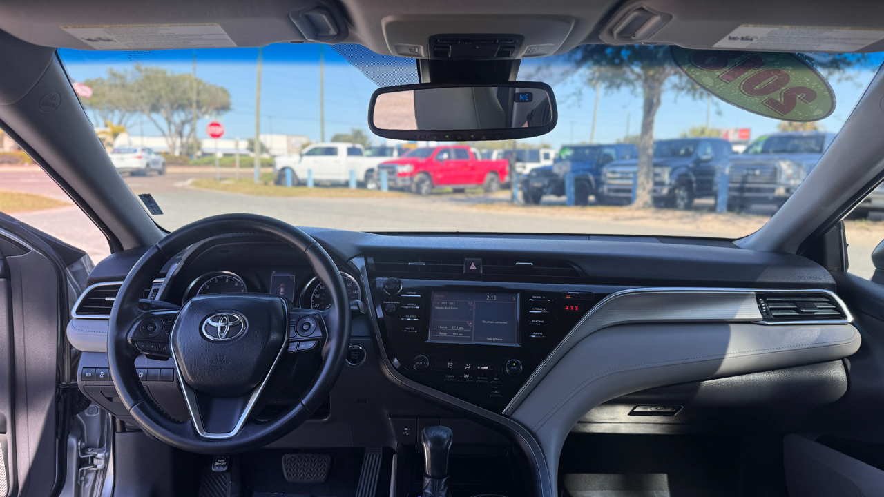 Toyota Camry SE Auto (Natl) 2018
