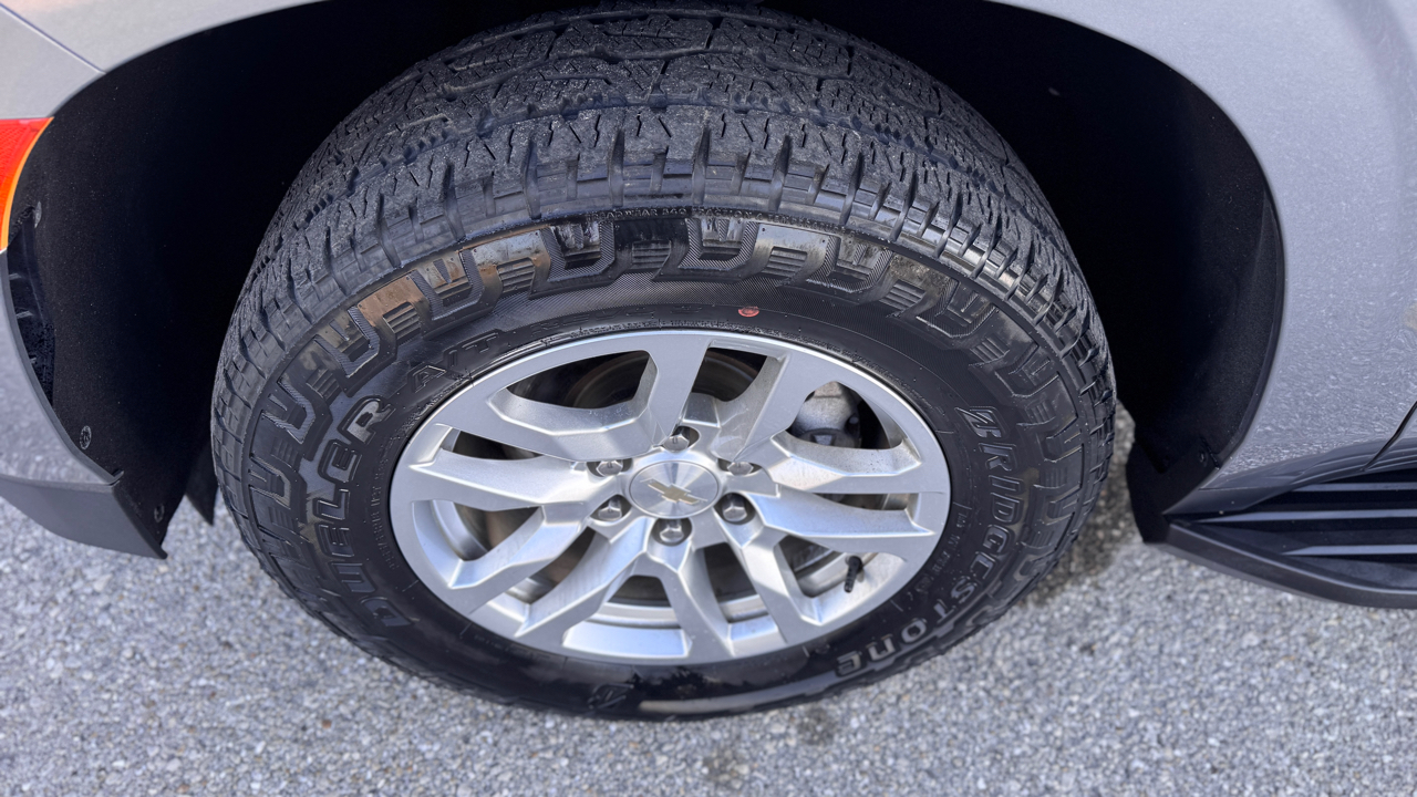 Chevrolet Suburban 2WD 4dr LT 2022