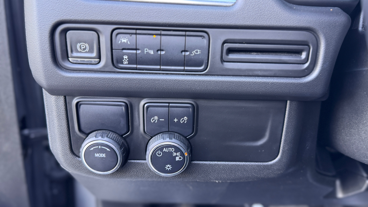 Chevrolet Suburban 2WD 4dr LT 2022