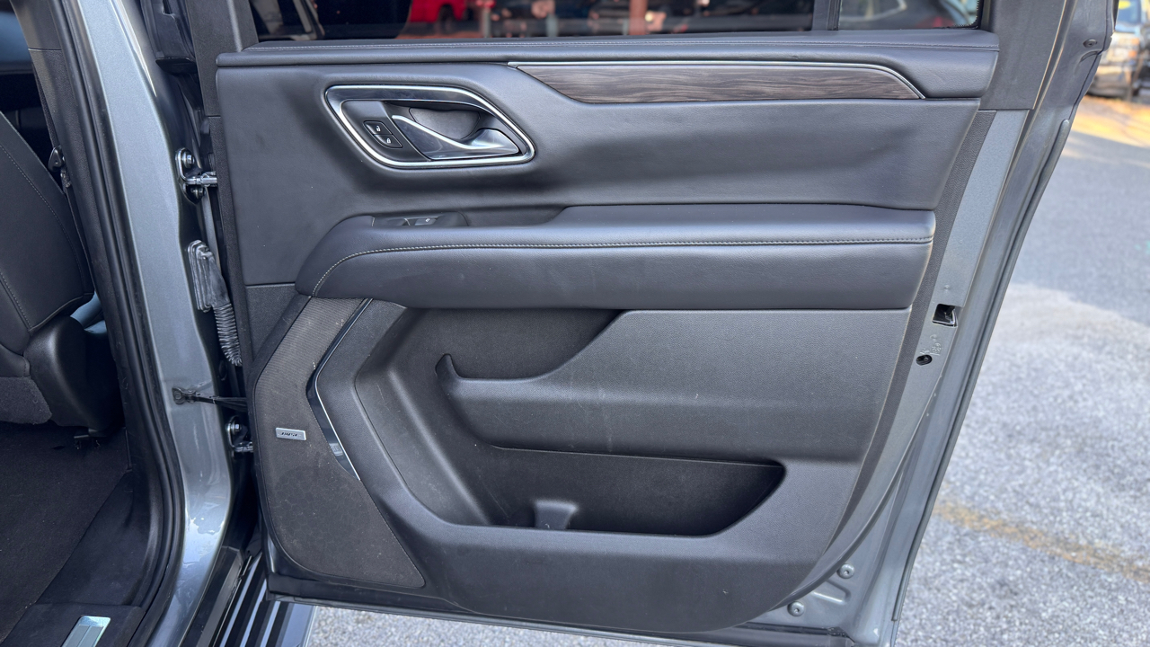 Chevrolet Suburban 2WD 4dr LT 2022