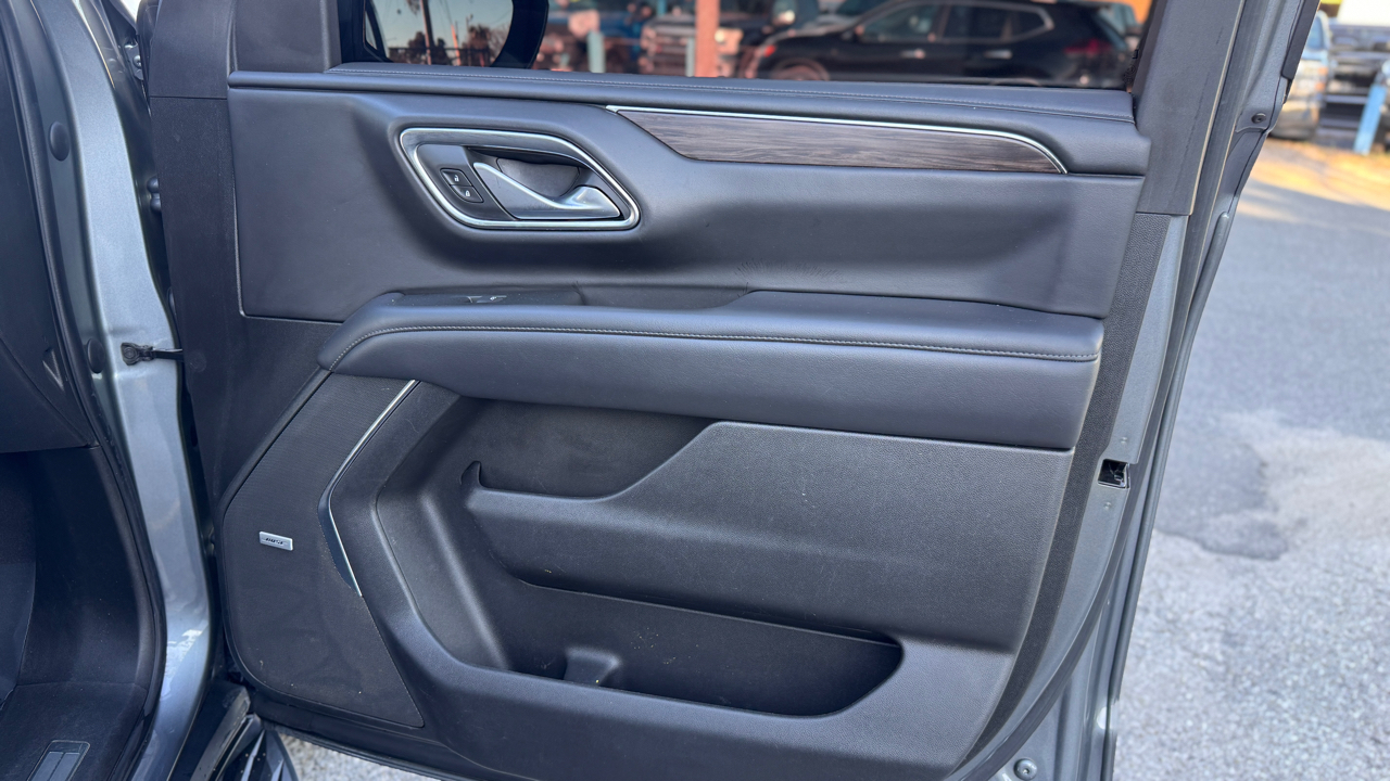 Chevrolet Suburban 2WD 4dr LT 2022