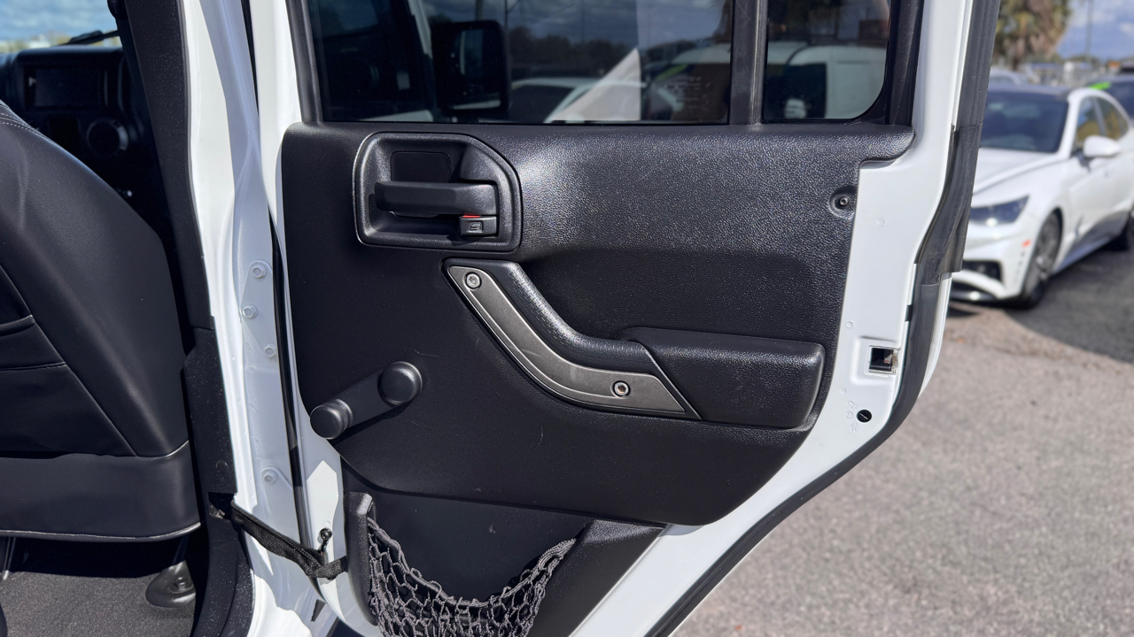 Jeep Wrangler Unlimited 4WD 4dr Sport 2016