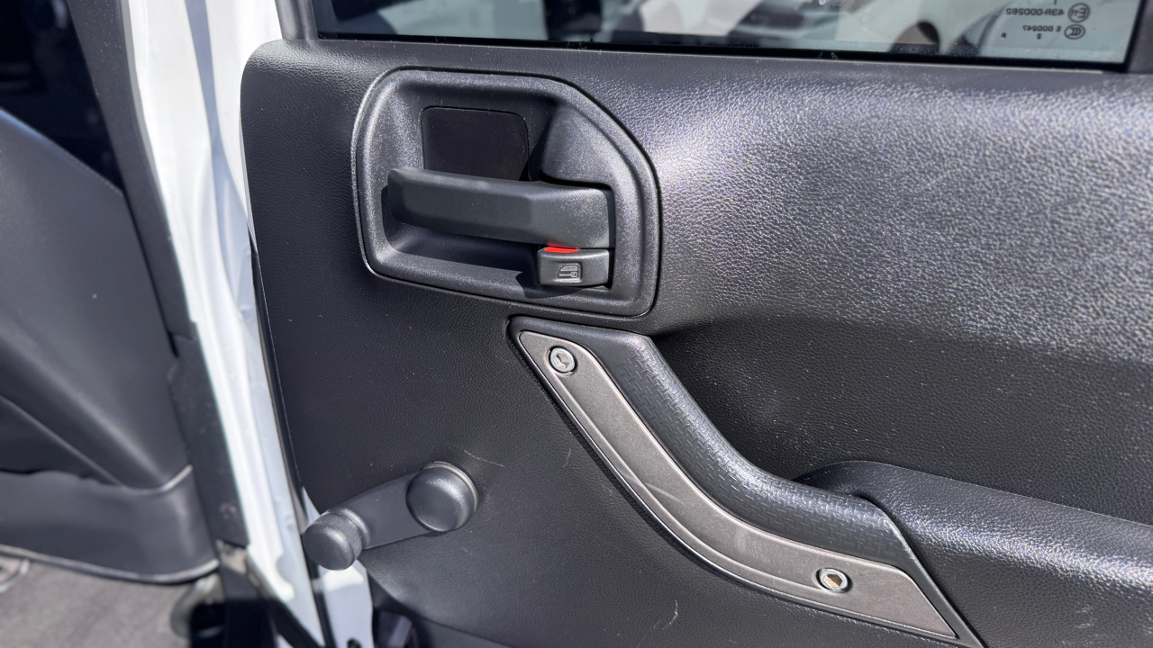 Jeep Wrangler Unlimited 4WD 4dr Sport 2016