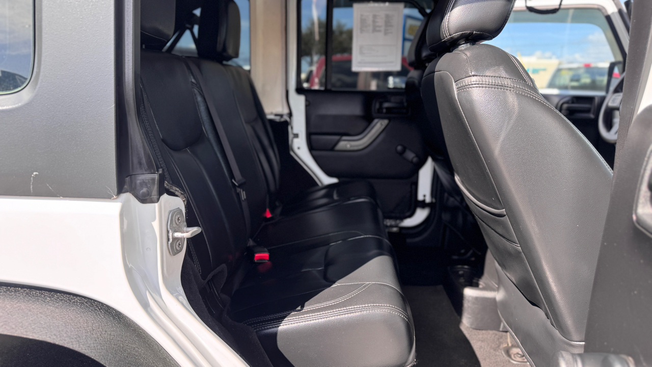 Jeep Wrangler Unlimited 4WD 4dr Sport 2016