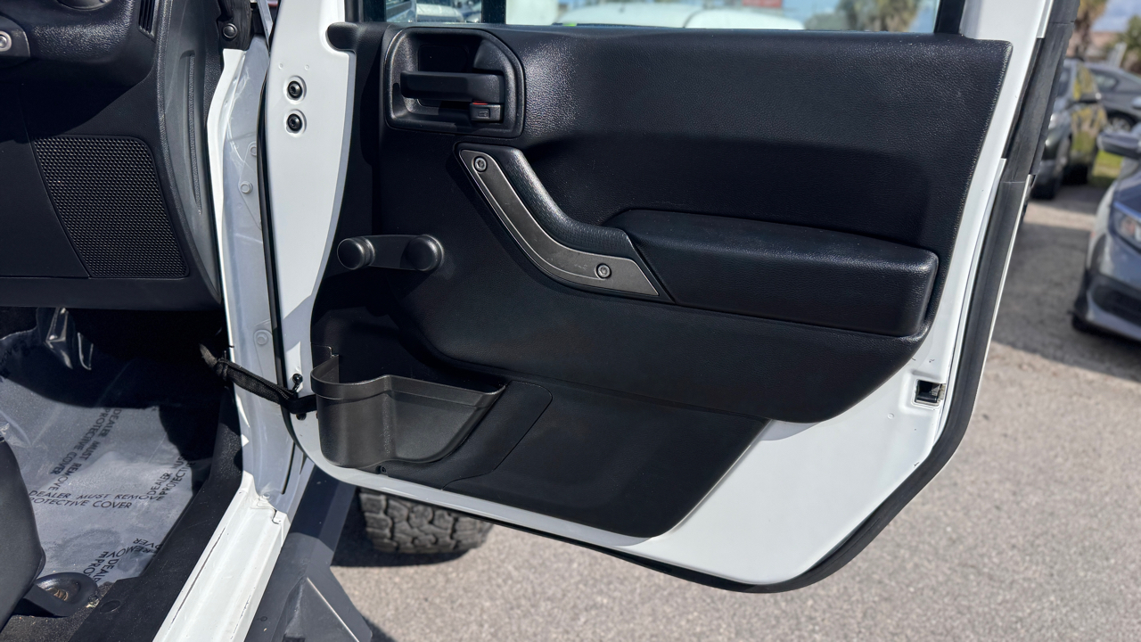 Jeep Wrangler Unlimited 4WD 4dr Sport 2016