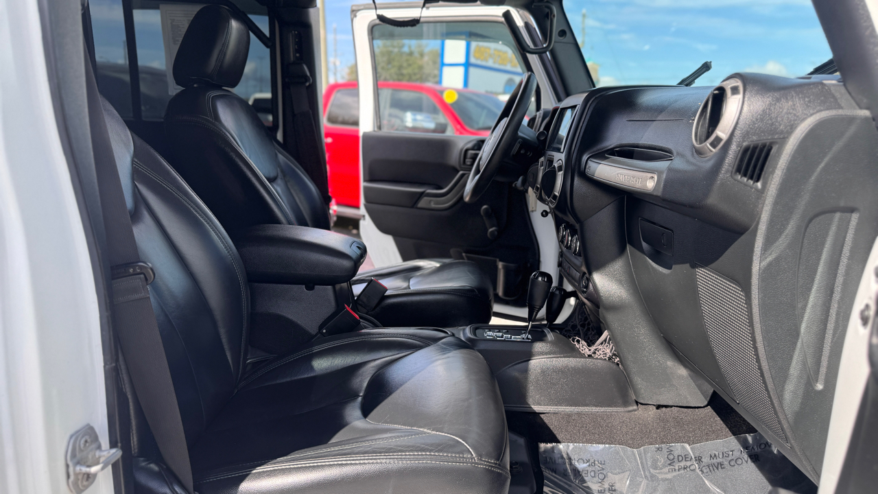 Jeep Wrangler Unlimited 4WD 4dr Sport 2016