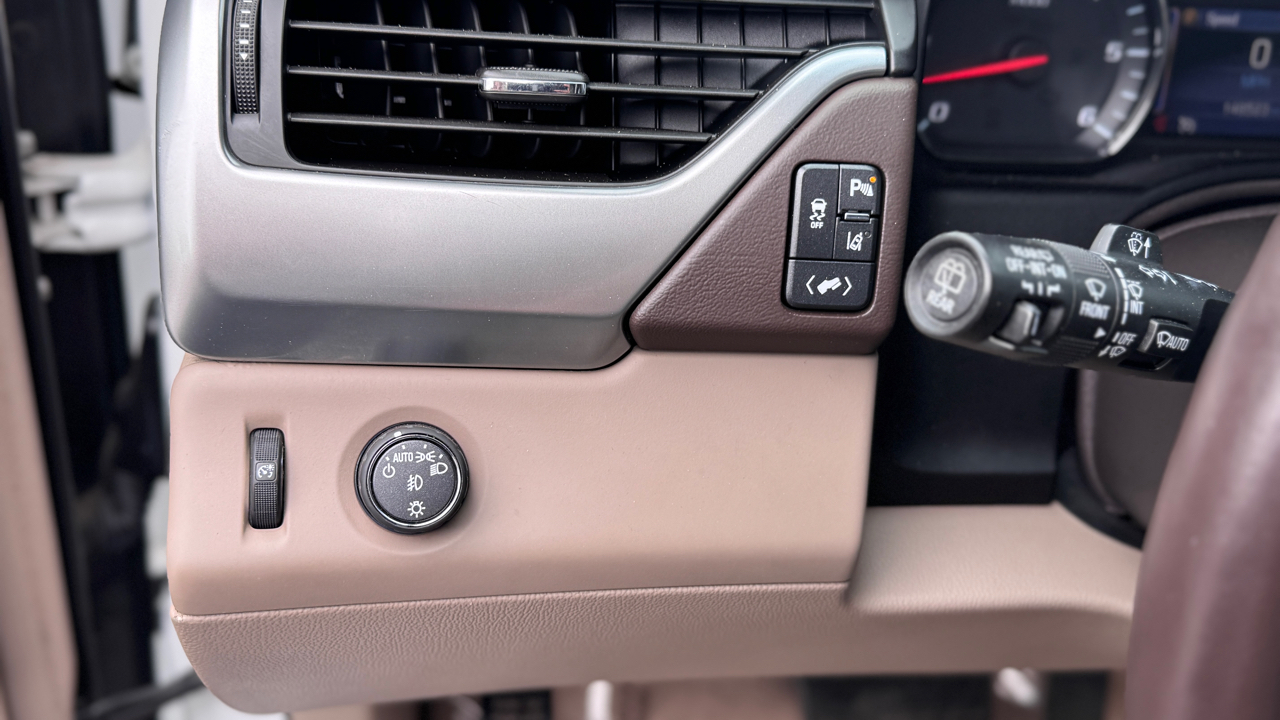 Chevrolet Suburban 2WD 4dr LTZ 2015