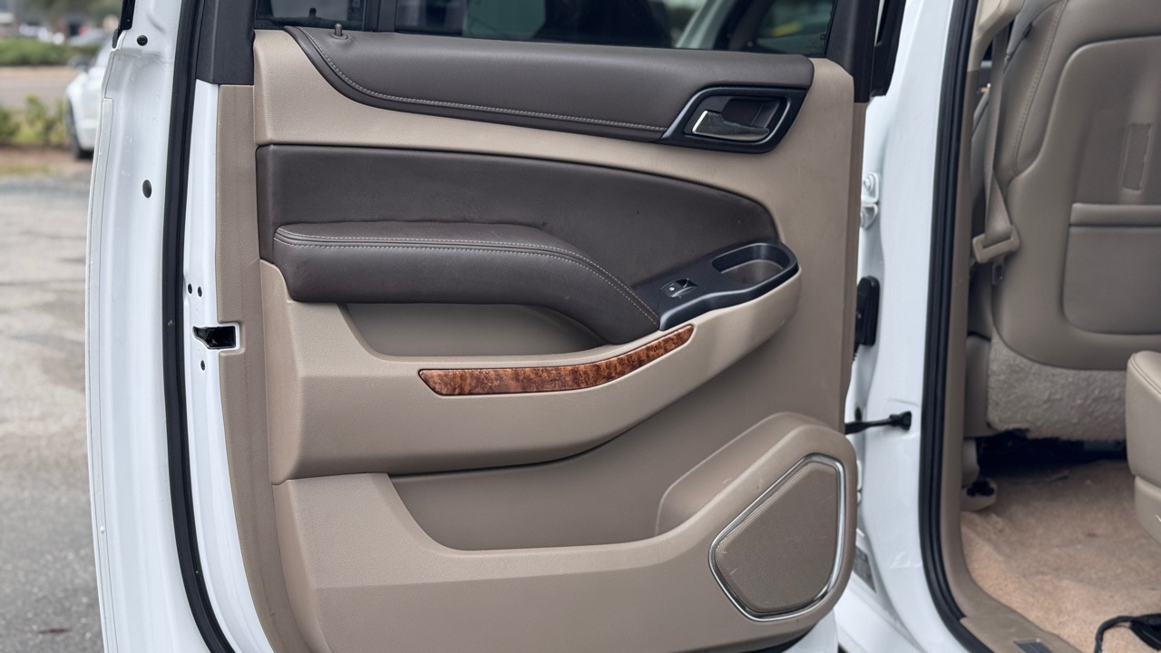 Chevrolet Suburban 2WD 4dr LTZ 2015