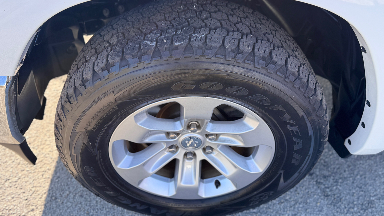 RAM 1500 Laramie 4x4 Crew Cab 5'7" Box 2020