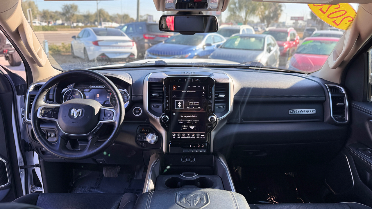 RAM 1500 Laramie 4x4 Crew Cab 5'7" Box 2020