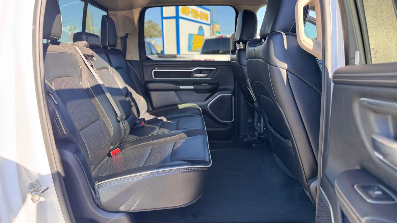 RAM 1500 Laramie 4x4 Crew Cab 5'7" Box 2020