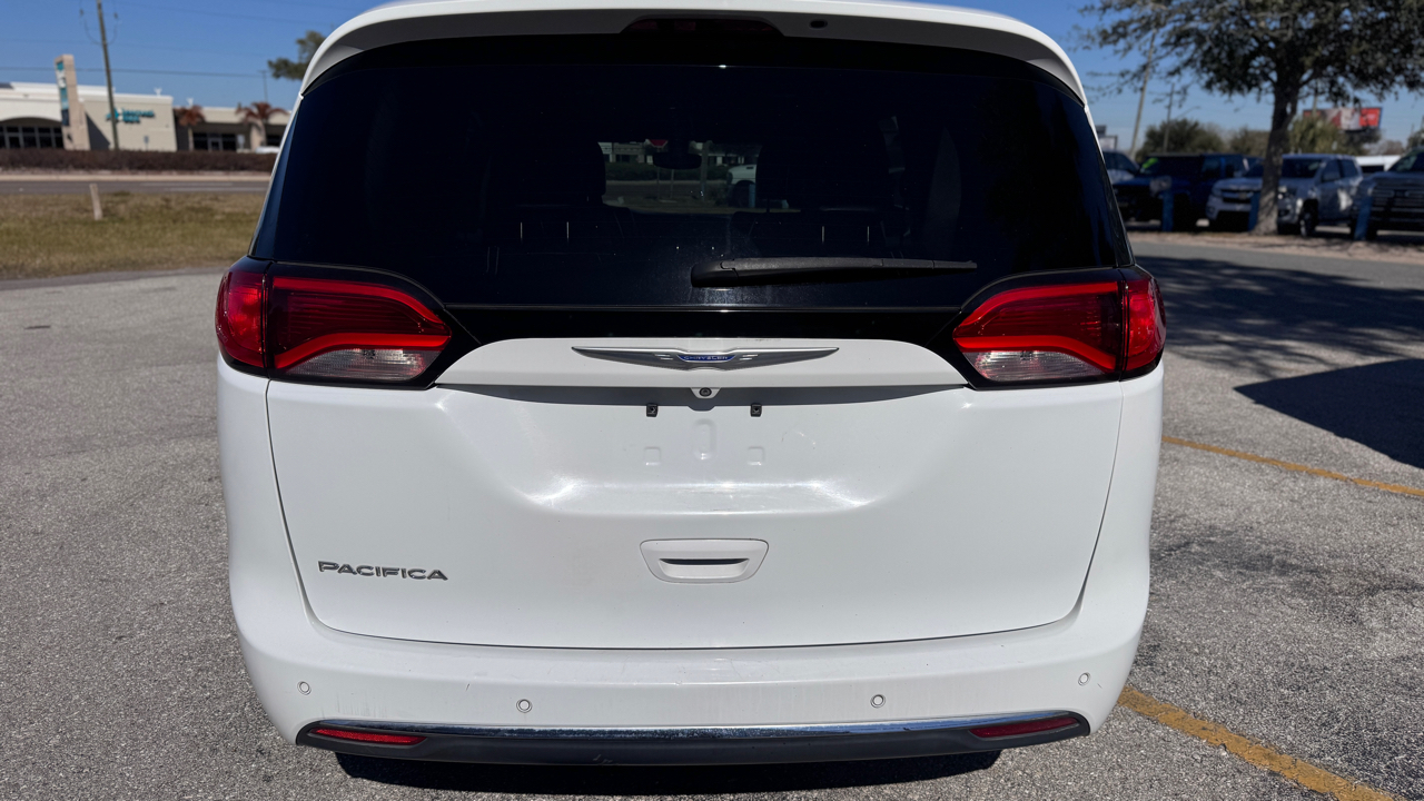 Chrysler Pacifica Touring L FWD 2019