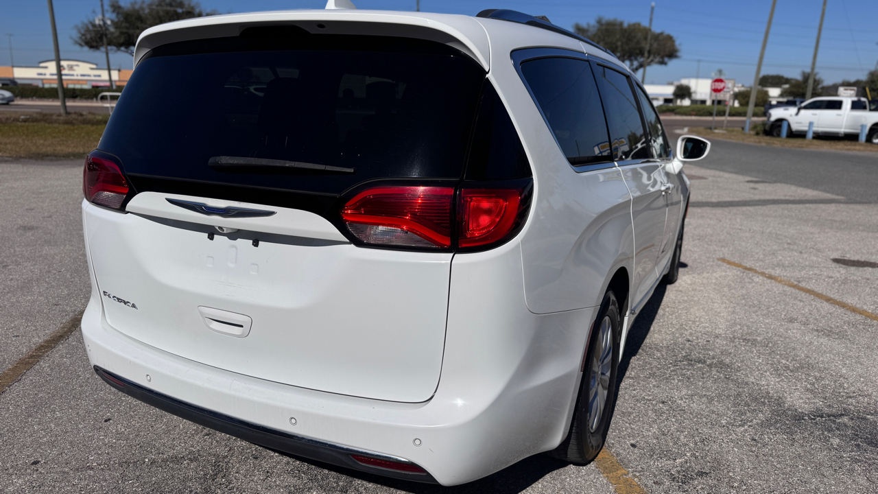 Chrysler Pacifica Touring L FWD 2019