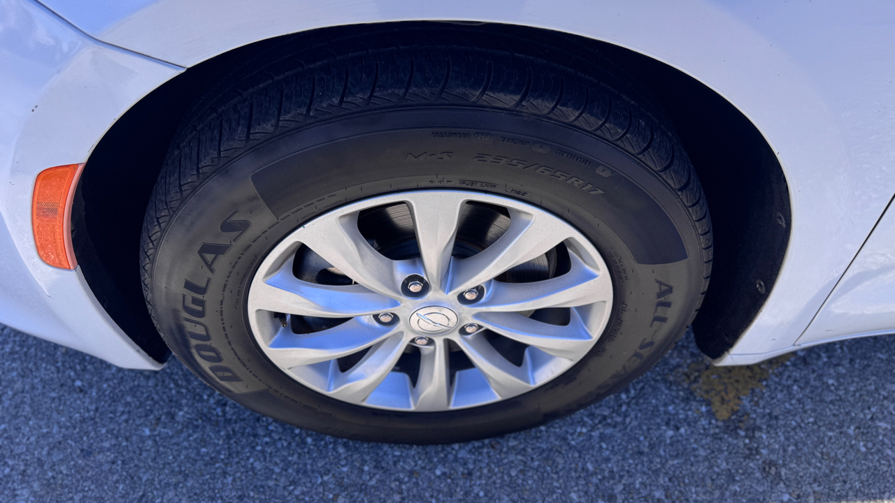 Chrysler Pacifica Touring L FWD 2019