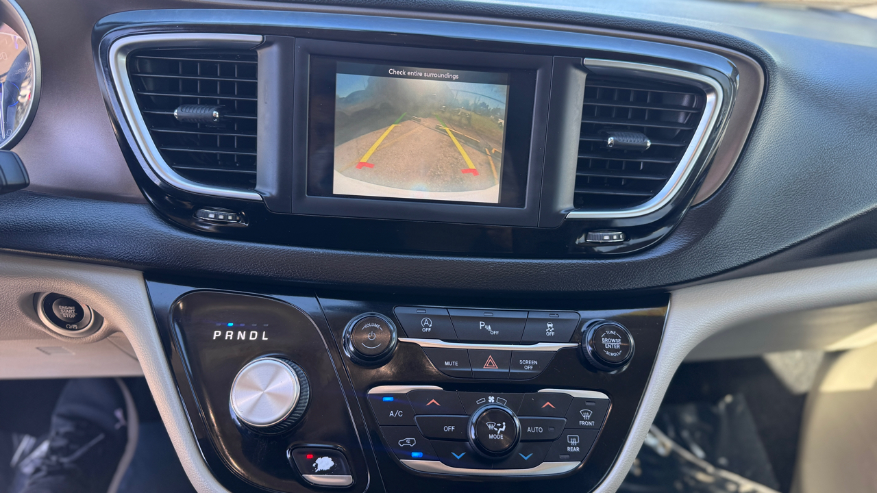 Chrysler Pacifica Touring L FWD 2019