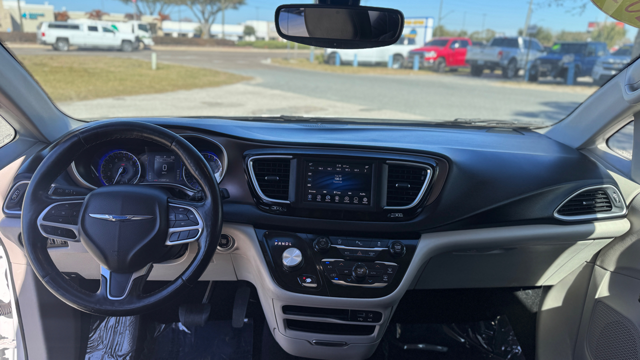 Chrysler Pacifica Touring L FWD 2019