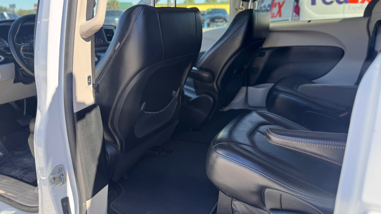 Chrysler Pacifica Touring L FWD 2019