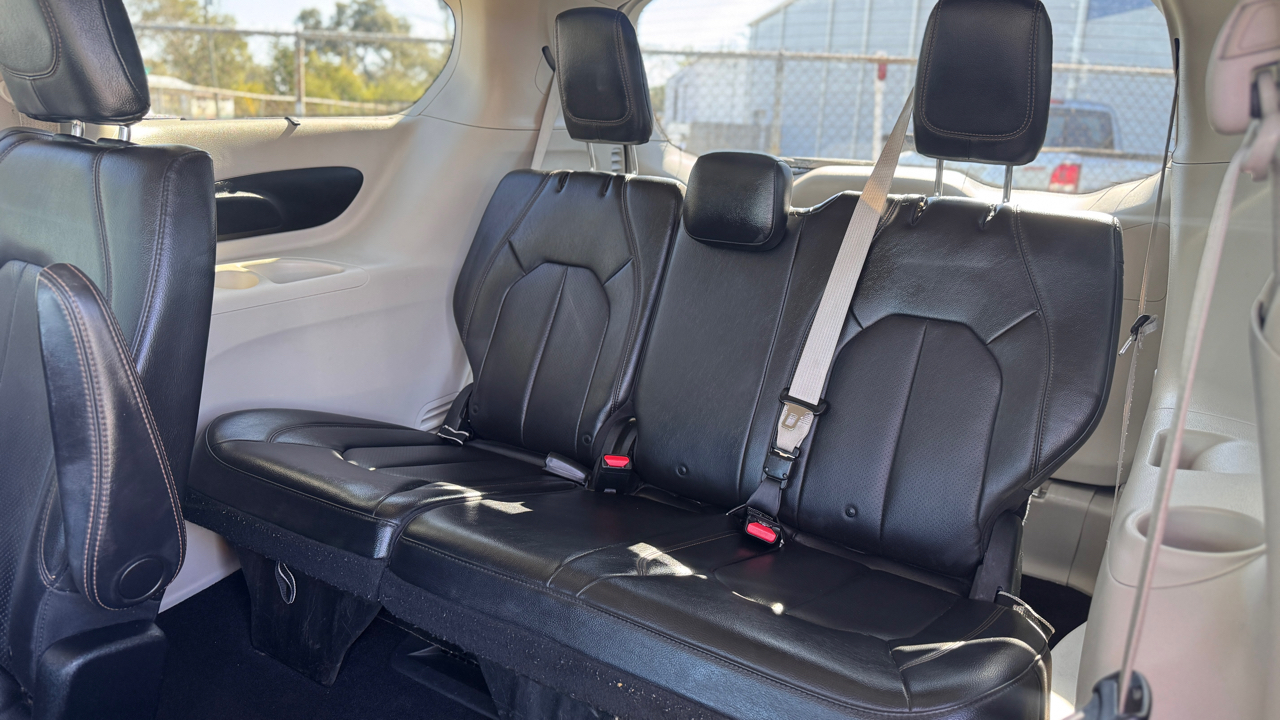 Chrysler Pacifica Touring L FWD 2019