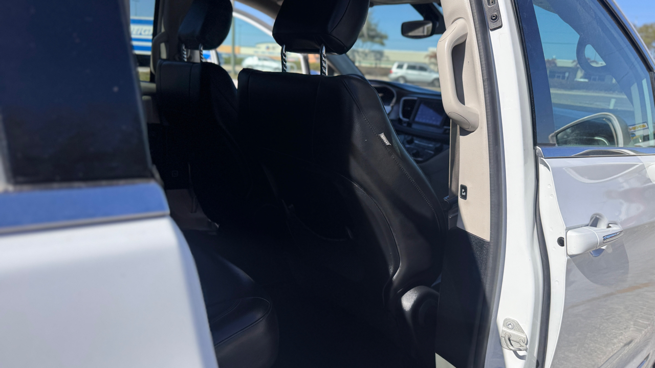 Chrysler Pacifica Touring L FWD 2019