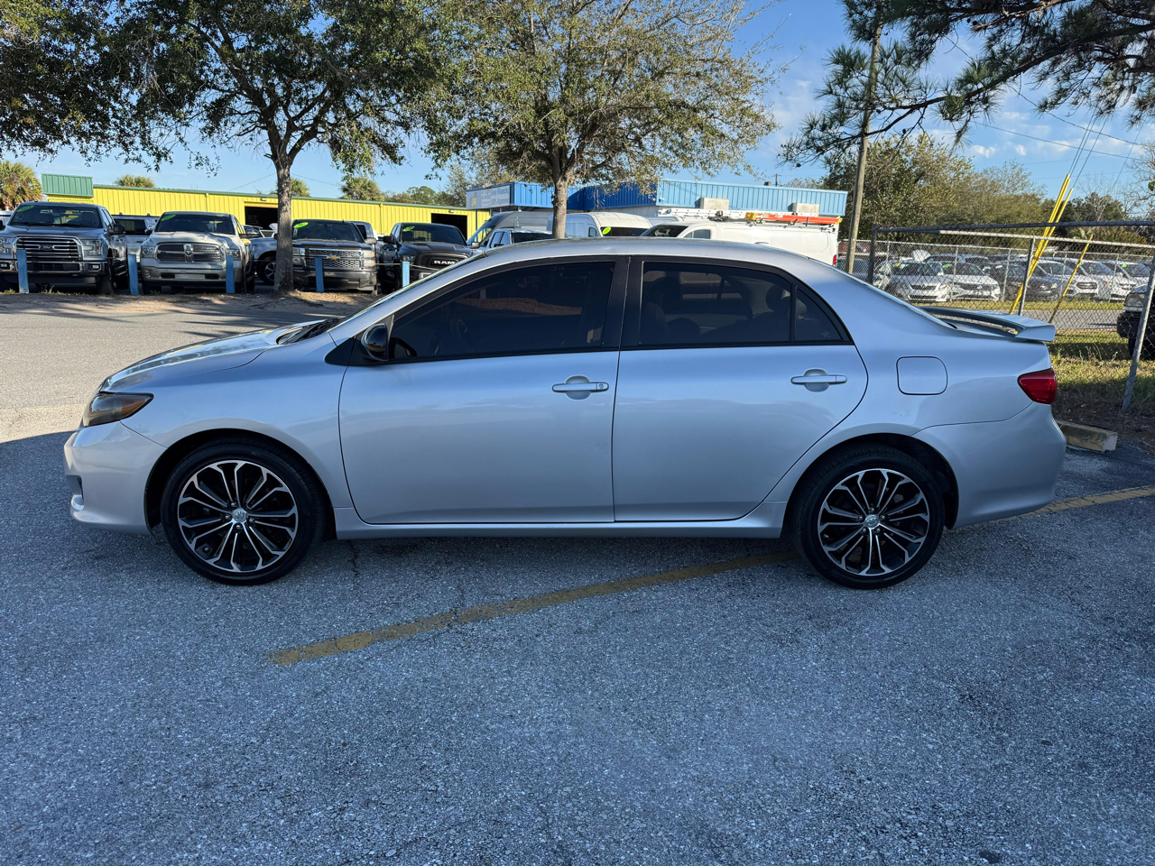 Toyota Corolla 4dr Sdn Man (Natl) 2009