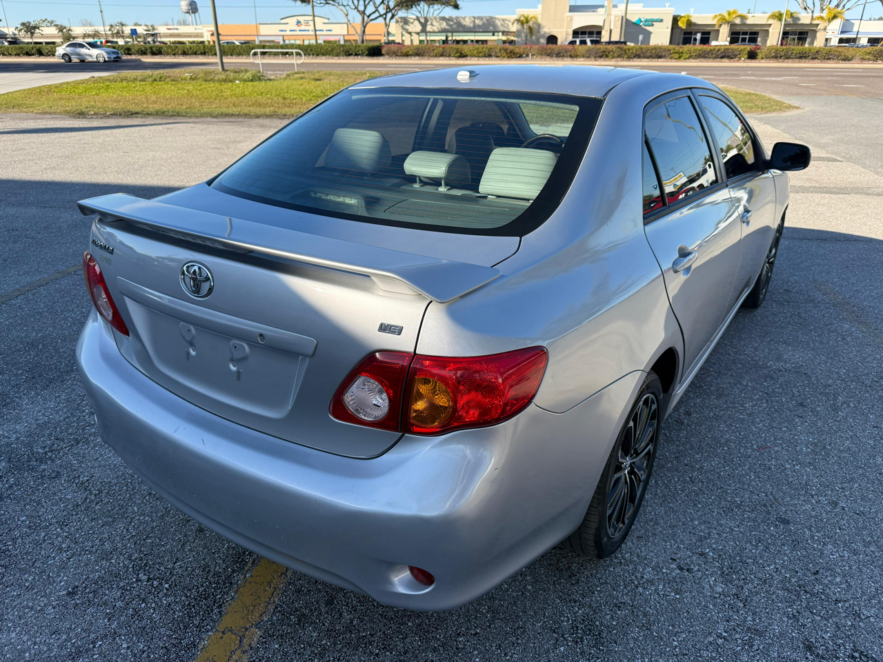 Toyota Corolla 4dr Sdn Man (Natl) 2009