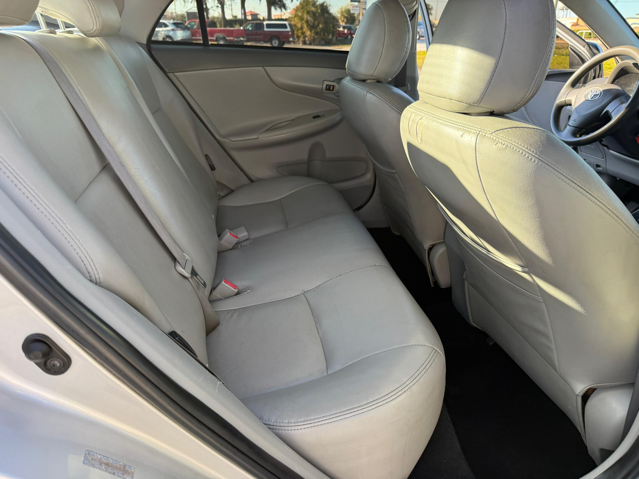 Toyota Corolla 4dr Sdn Man (Natl) 2009