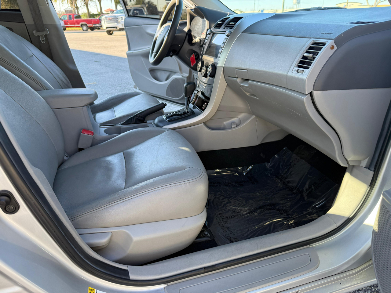 Toyota Corolla 4dr Sdn Man (Natl) 2009