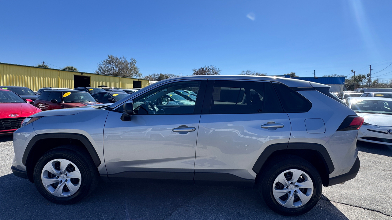 Toyota RAV4 LE FWD (Natl) 2024