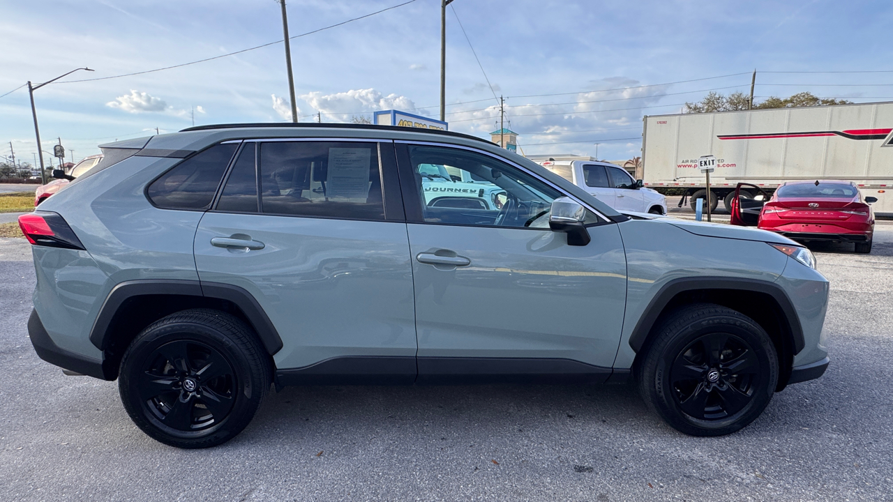 Toyota RAV4 XLE FWD (Natl) 2019