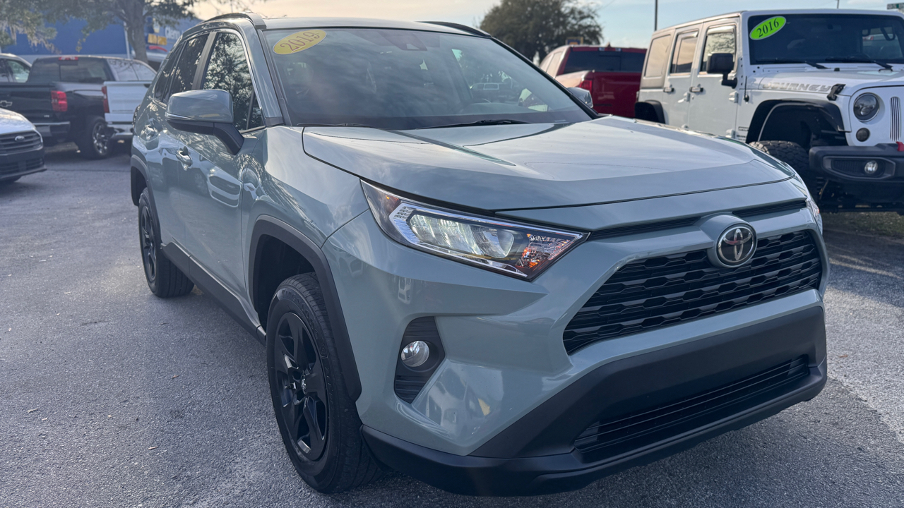 Toyota RAV4 XLE FWD (Natl) 2019