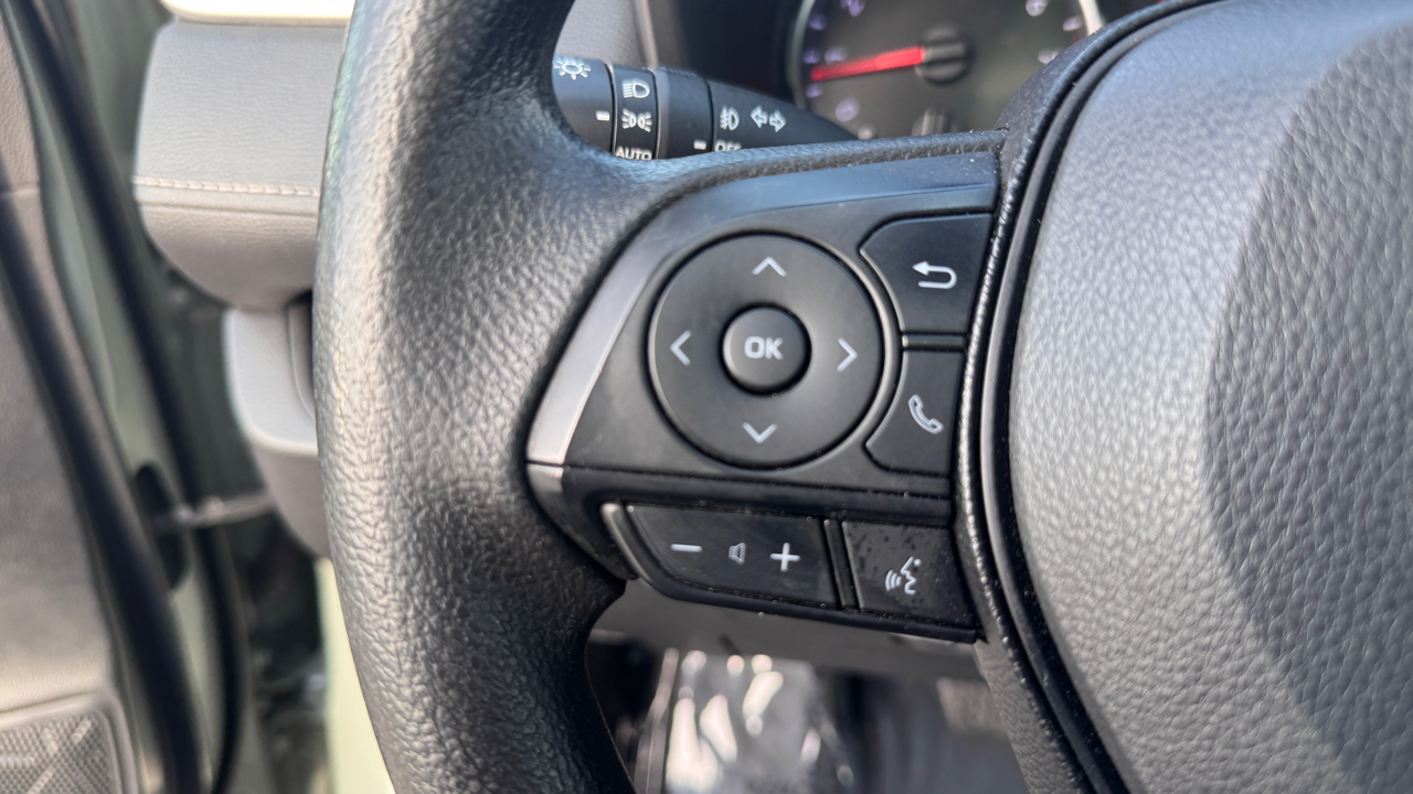 Toyota RAV4 XLE FWD (Natl) 2019