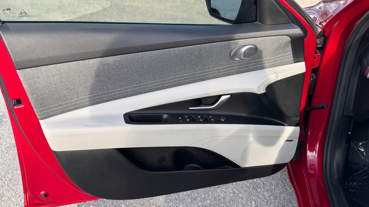 Hyundai Elantra Limited IVT 2023