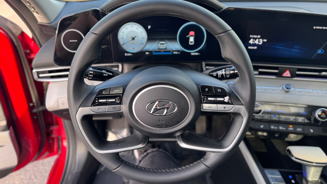 Hyundai Elantra Limited IVT 2023