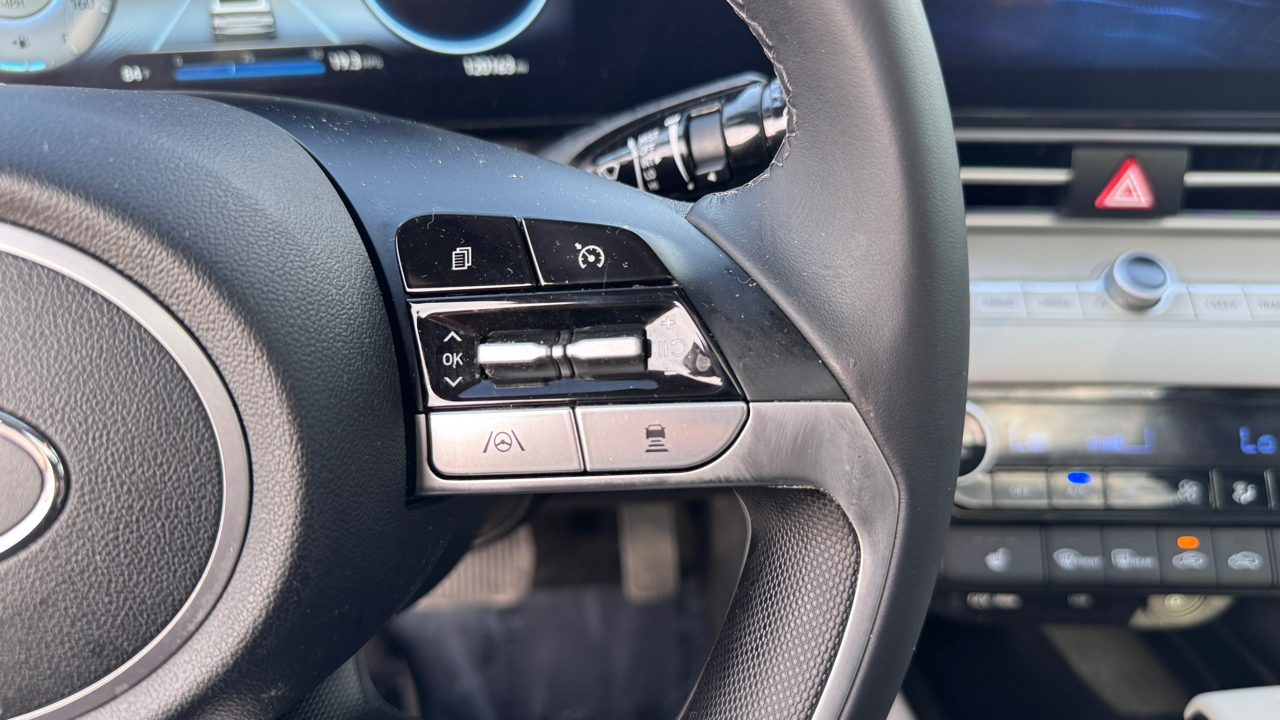 Hyundai Elantra Limited IVT 2023