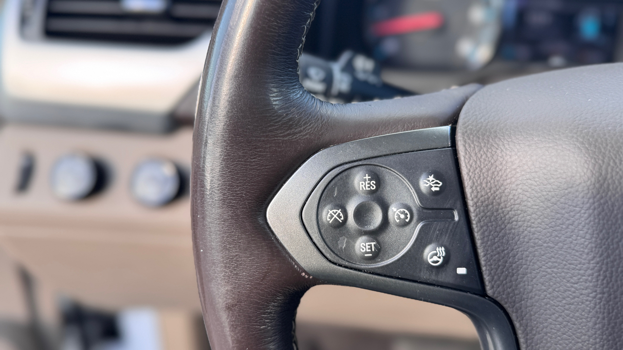 Chevrolet Suburban 4WD 4dr 1500 LT 2018