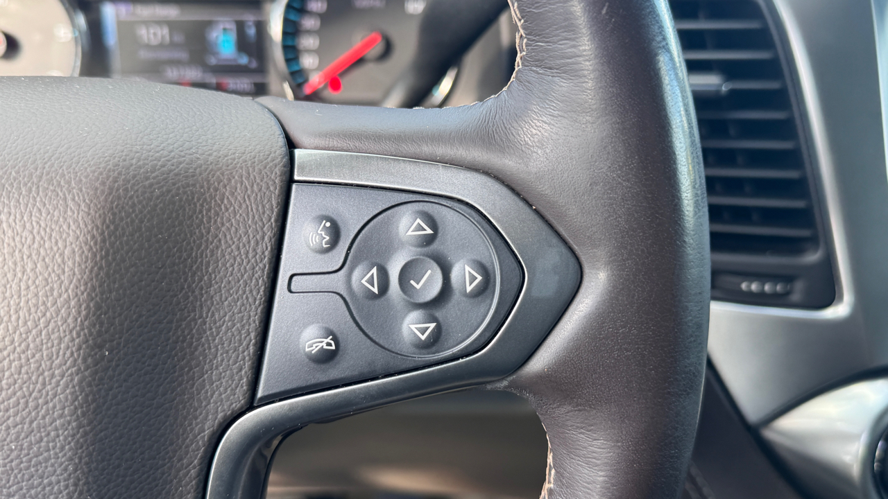 Chevrolet Suburban 4WD 4dr 1500 LT 2018