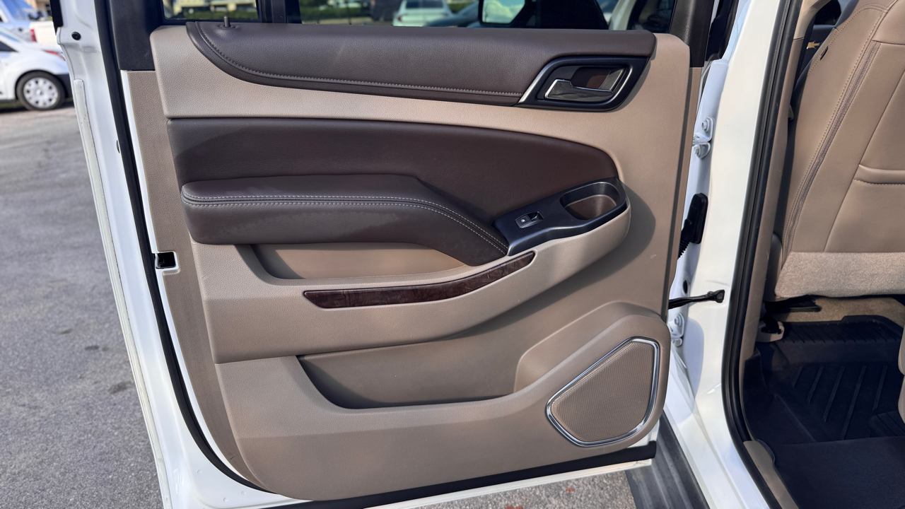 Chevrolet Suburban 4WD 4dr 1500 LT 2018