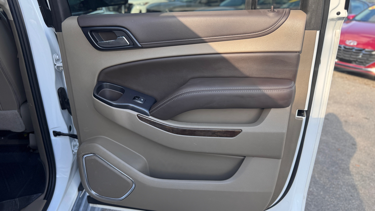 Chevrolet Suburban 4WD 4dr 1500 LT 2018