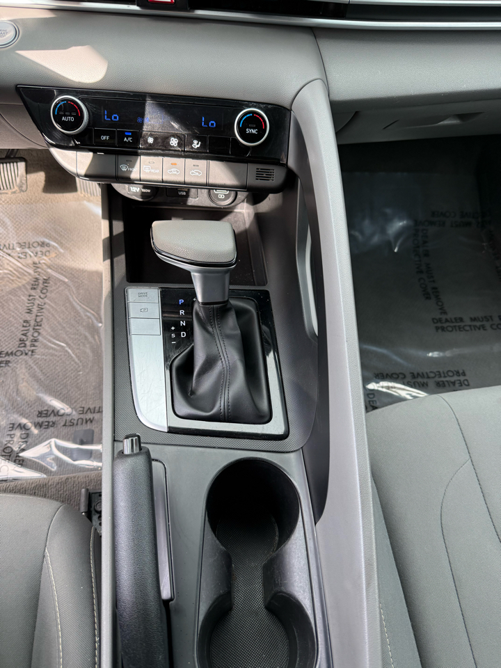 Hyundai Elantra SEL IVT 2022