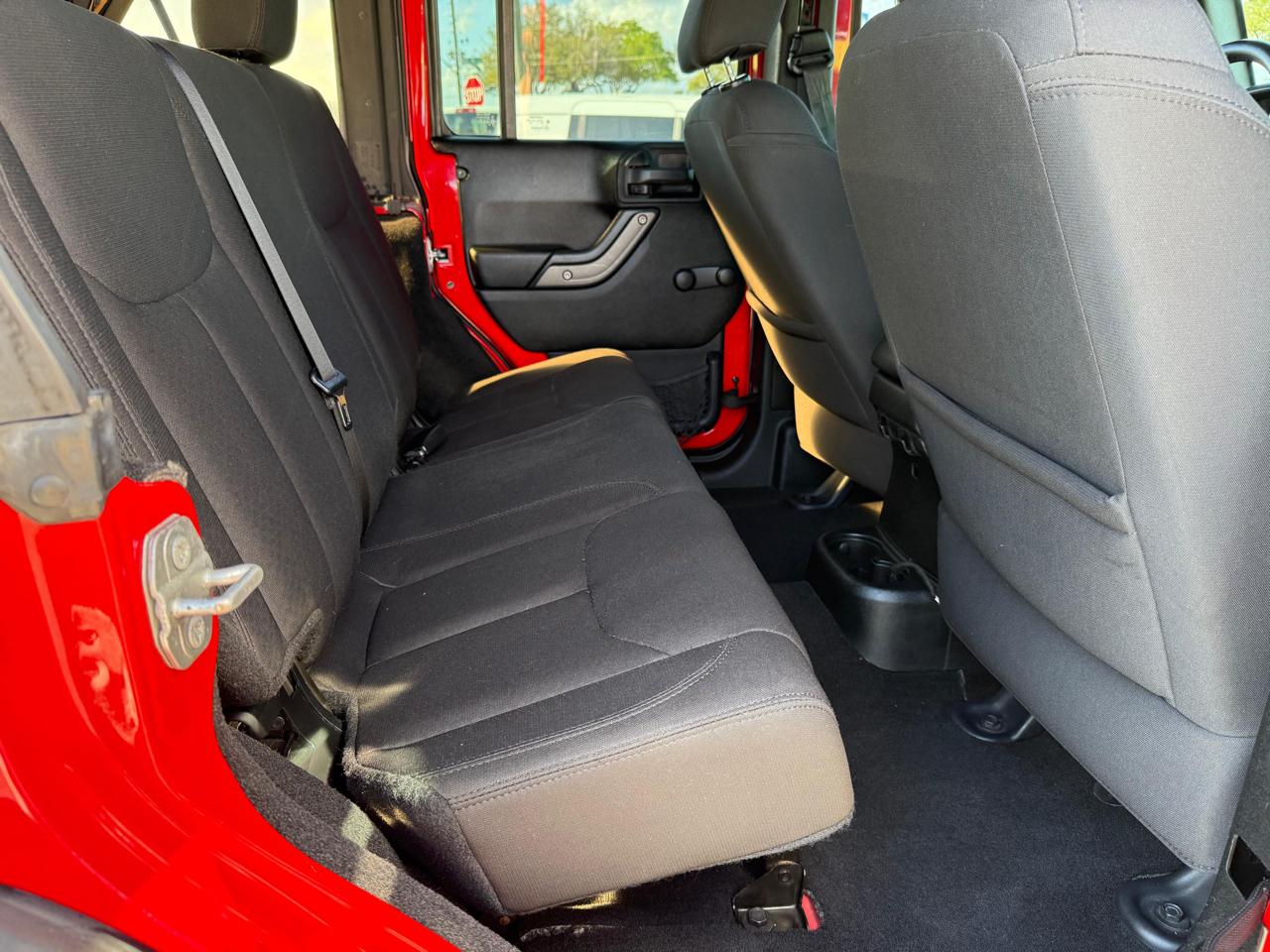 Jeep Wrangler Unlimited 4WD 4dr Sport 2016