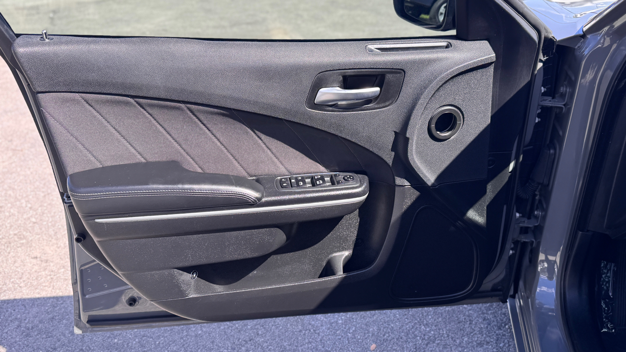 Dodge Charger SXT RWD 2019