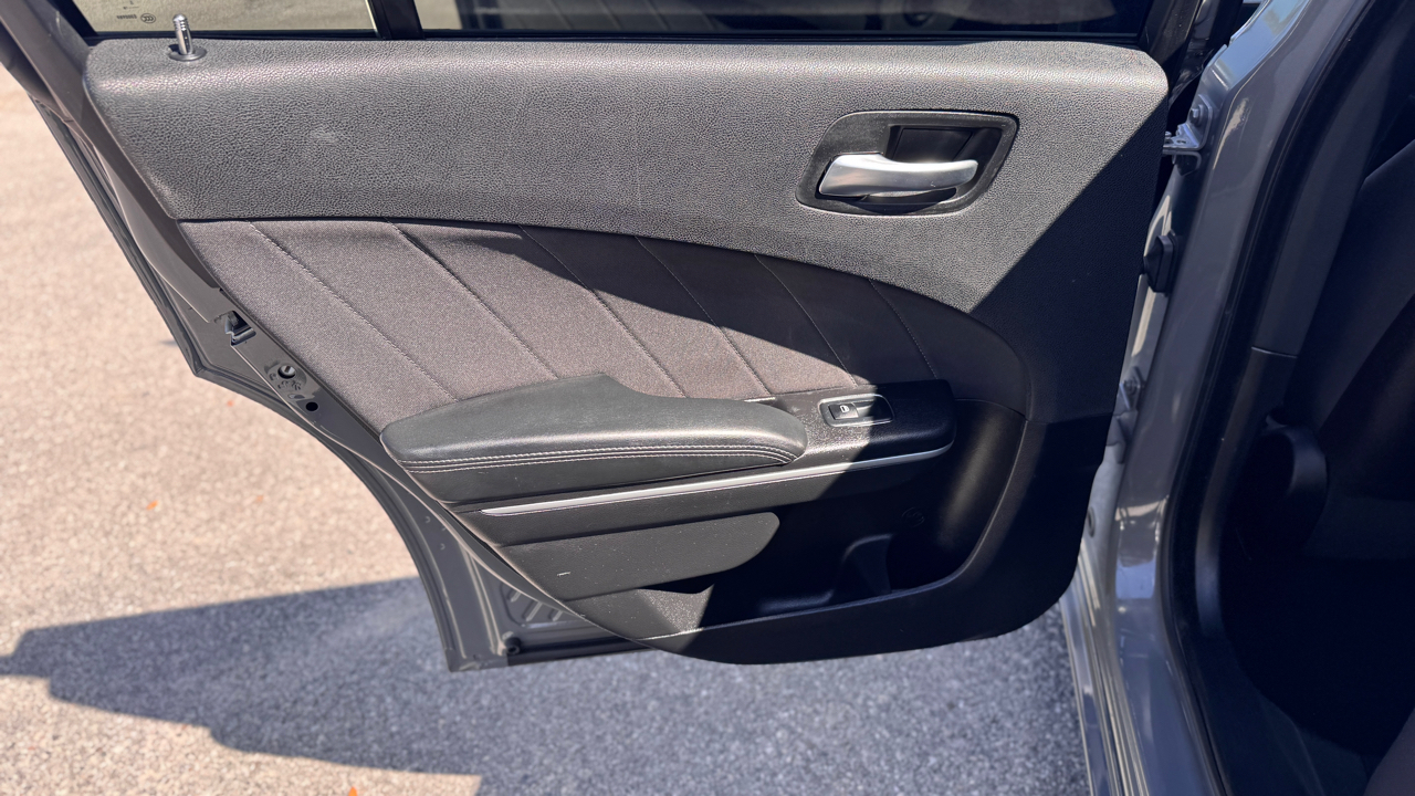 Dodge Charger SXT RWD 2019