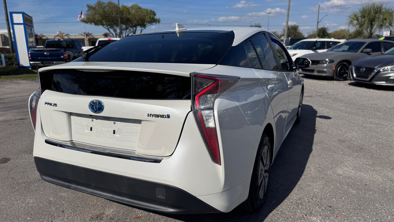 Toyota Prius Base 4D Hatchback 2016