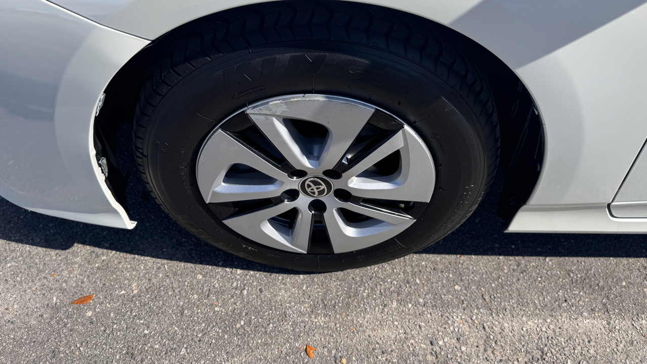 Toyota Prius Base 4D Hatchback 2016