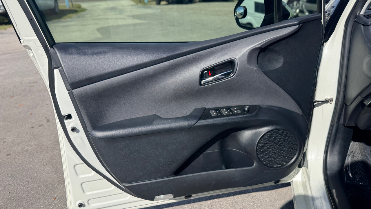 Toyota Prius Base 4D Hatchback 2016