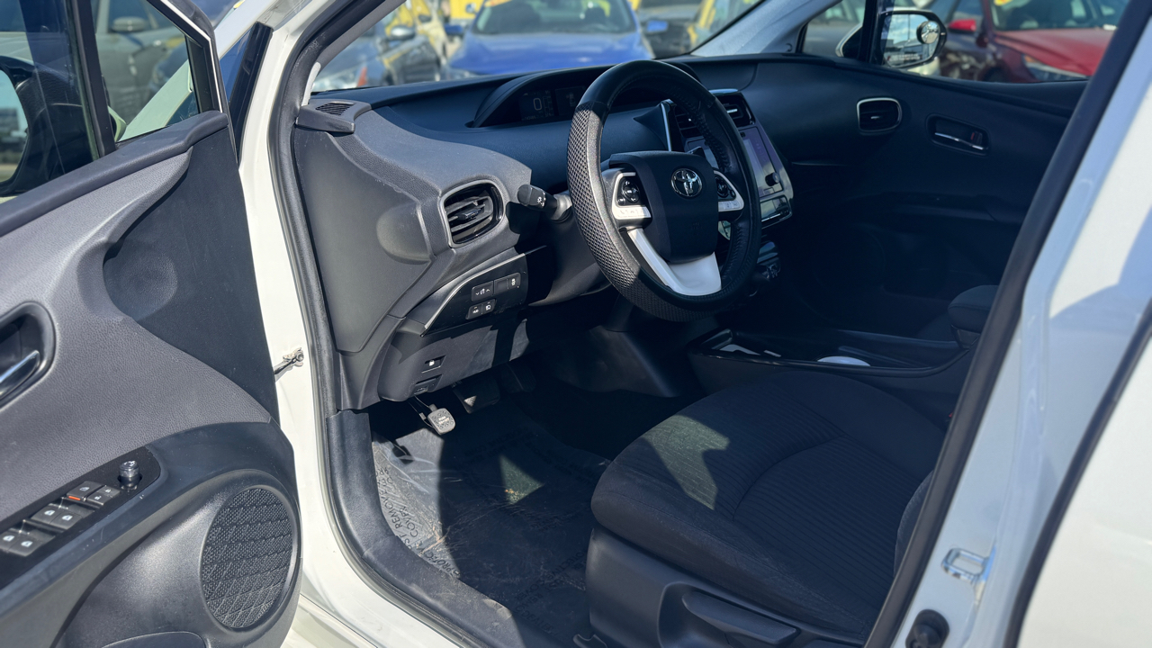 Toyota Prius Base 4D Hatchback 2016