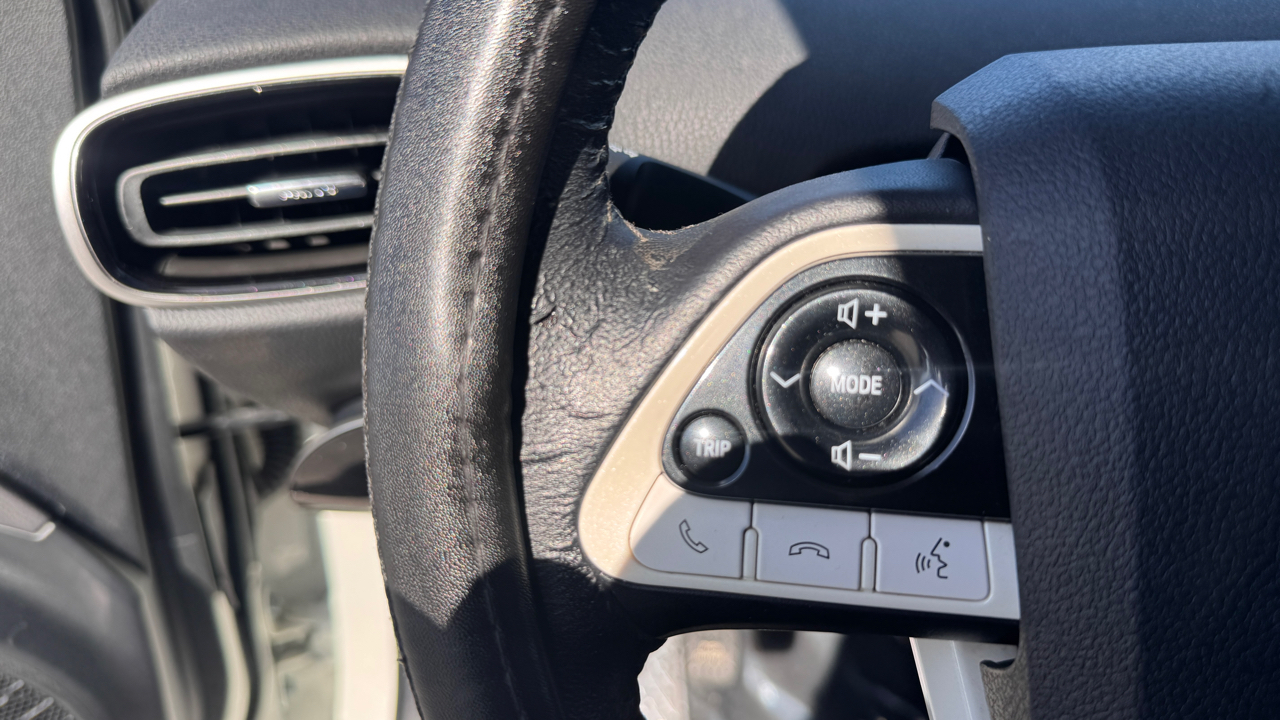 Toyota Prius Base 4D Hatchback 2016